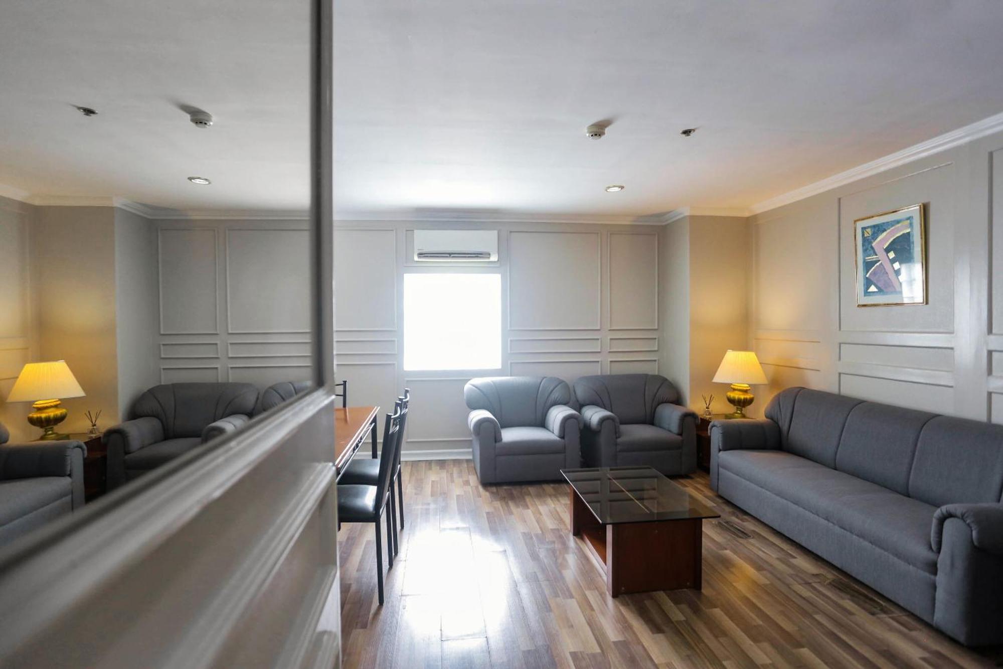 Holiday Plaza Hotel - 세부 외부 사진