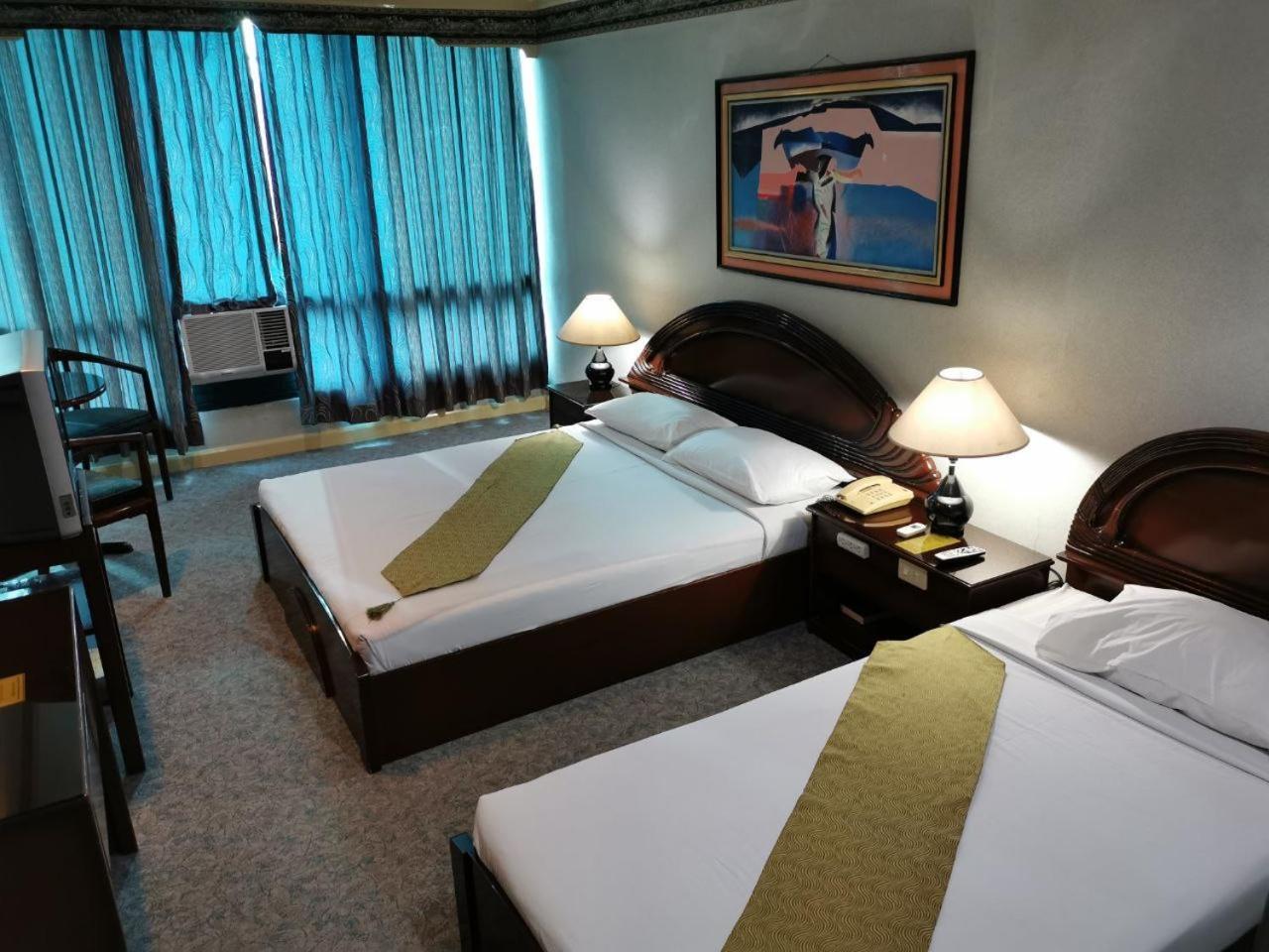 Holiday Plaza Hotel - 세부 외부 사진